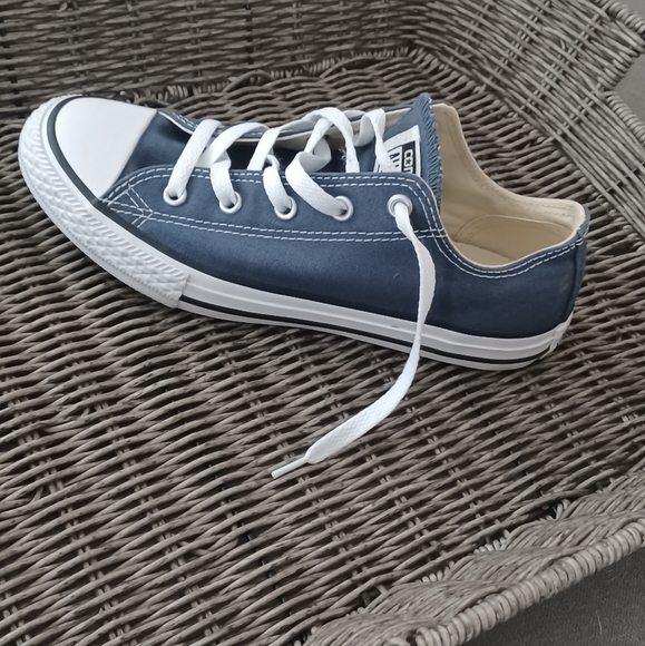 Converse chuck taylor all star shoes in navy blue youth size 3 - Picture 4 of 6